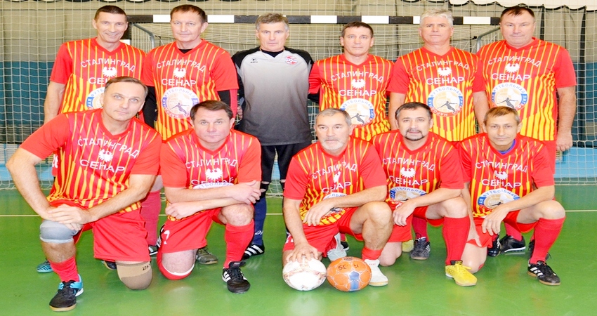 Легенды волгоградского футбола подают пример молодому поколению